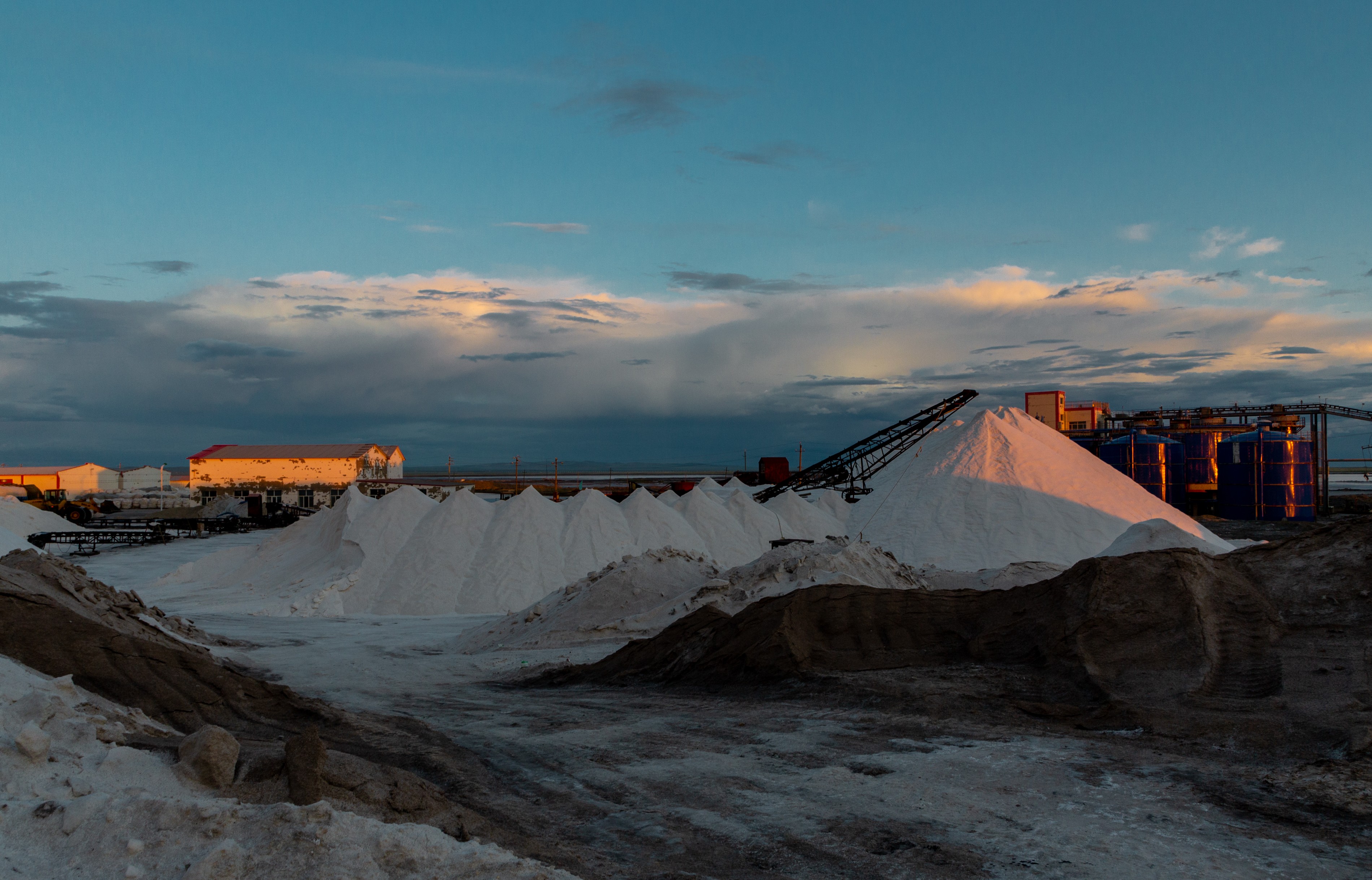 內(nèi)蒙古額吉淖爾制鹽有限公司日曬鹽采收服務(wù)項目第一標(biāo)段：A板塊【網(wǎng)上競價】