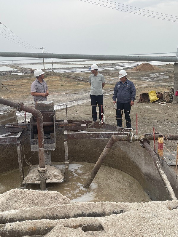 聚焦"三鹽"生產(chǎn)筑牢安全堤壩 額鹽公司開展端午節(jié)前安全隱患排查